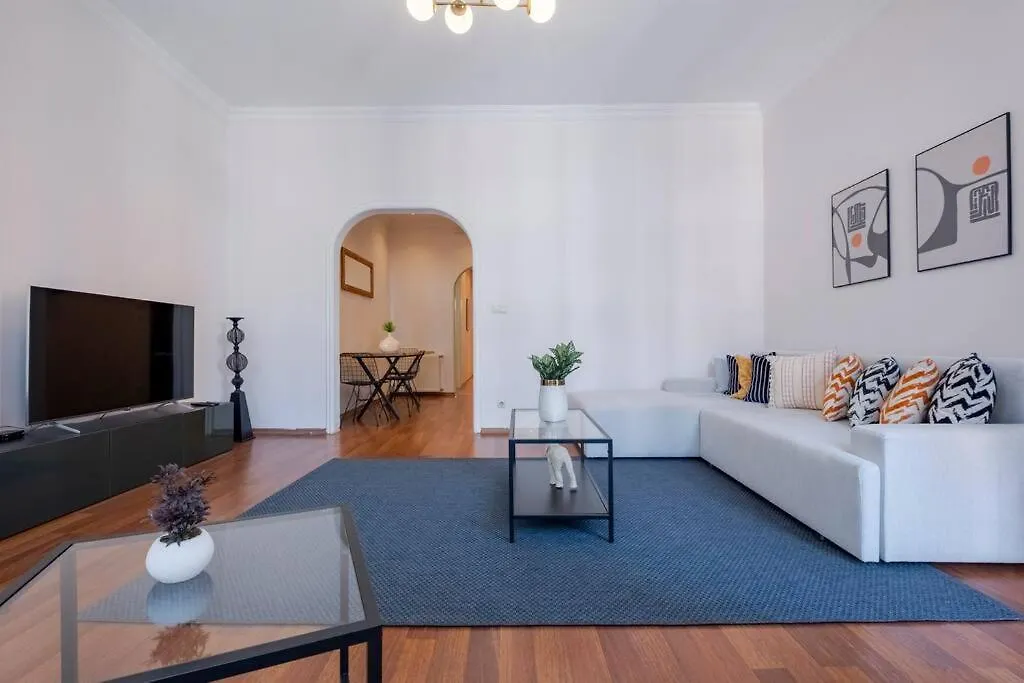 High-Ceiling Central 3-Bedroom With City View Istanbul Apartment