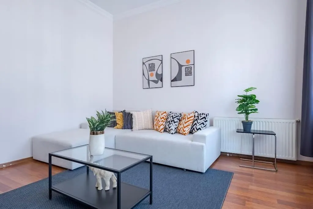 High-Ceiling Central 3-Bedroom With City View Istanbul Apartment