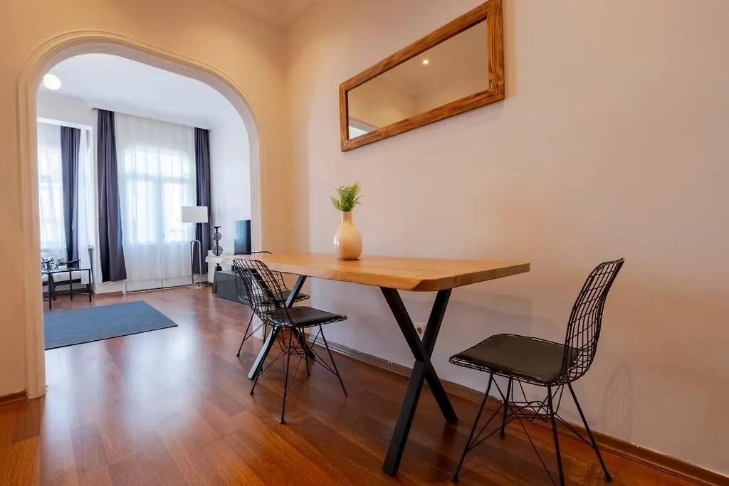 High-Ceiling Central 3-Bedroom With City View Istanbul Apartment