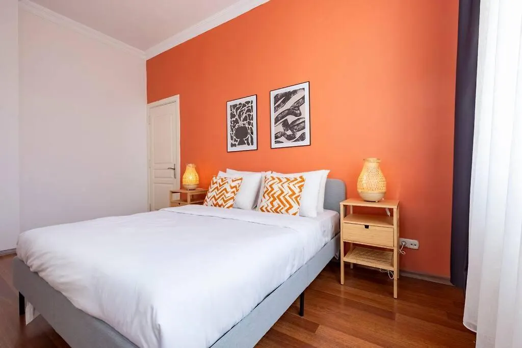 Apartment High-Ceiling Central 3-Bedroom With City View Istanbul