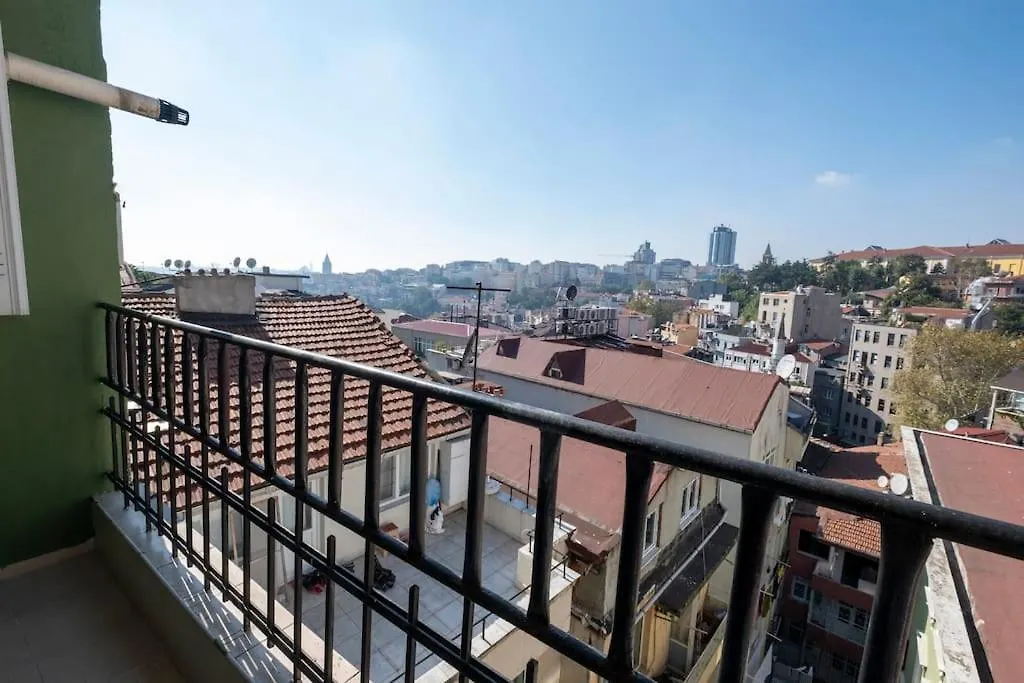 High-Ceiling Central 3-Bedroom With City View Istanbul 0*,
