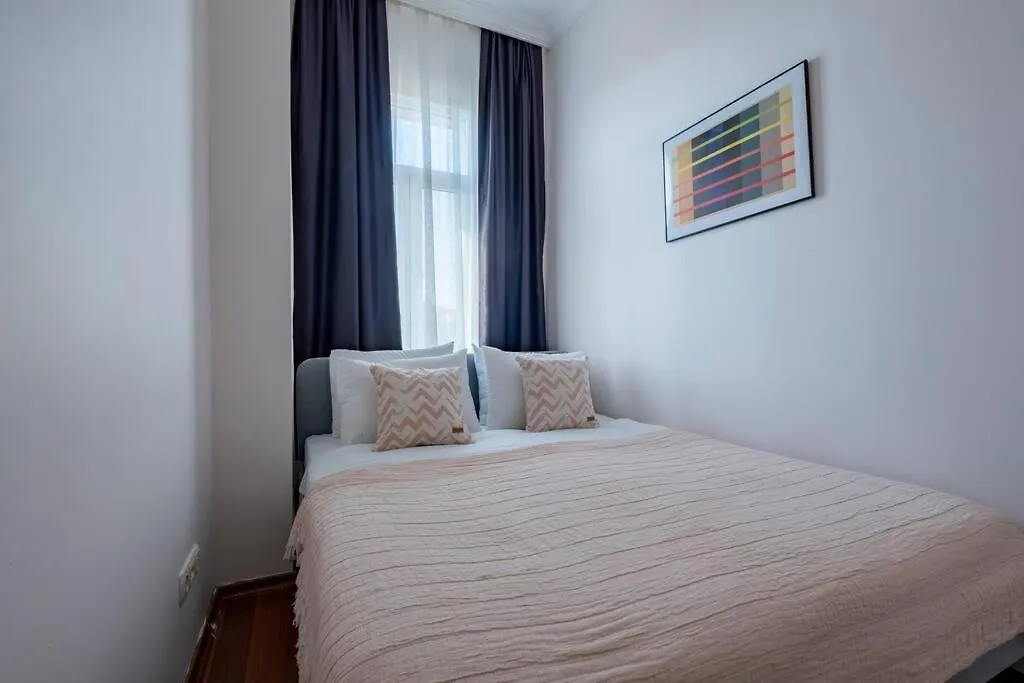 High-Ceiling Central 3-Bedroom With City View Istanbul Apartment